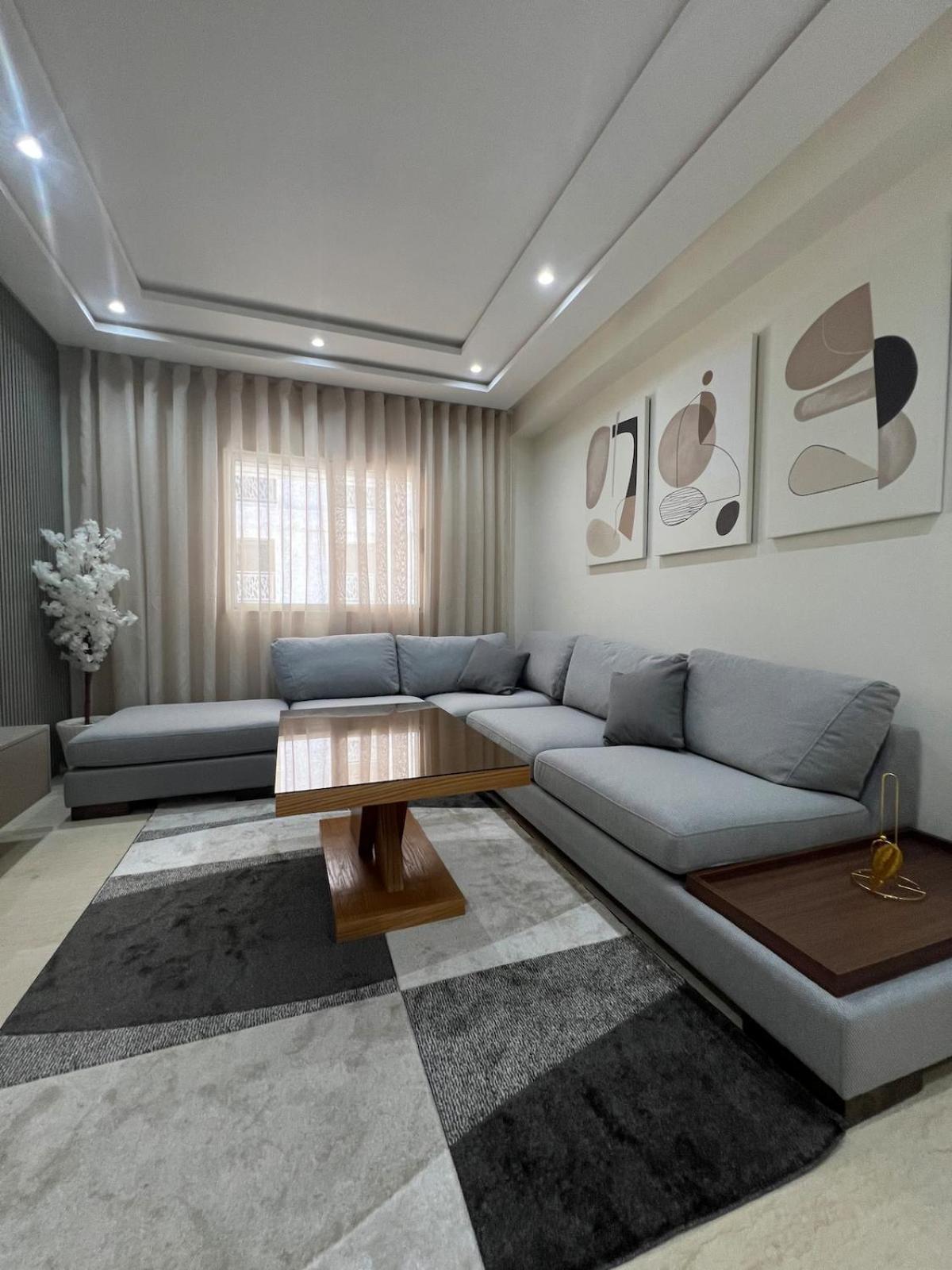 Elegant And Comfortable In Tangier, Luxury 3br, Ac, Bright Apartment